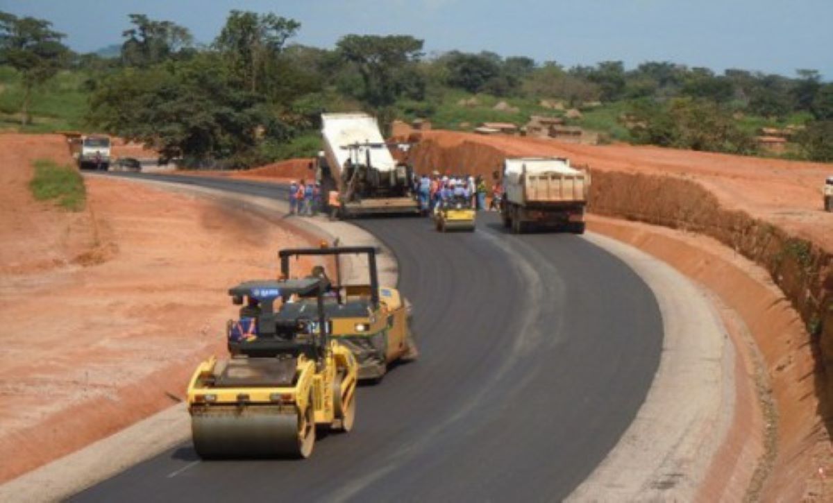 Entretien routier dans le nord Cameroun